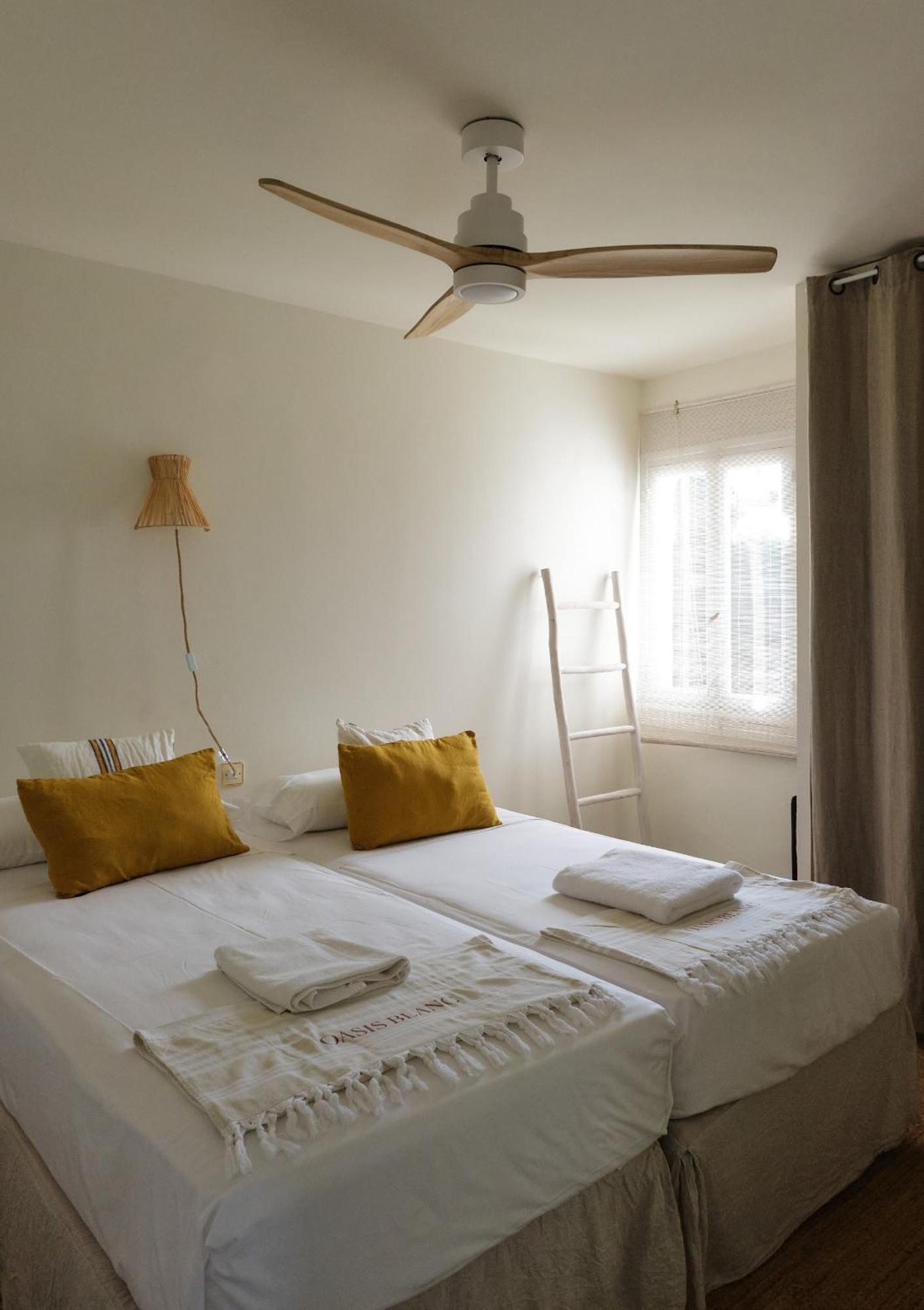 Arenal D'En Castell South Apartment Екстериор снимка