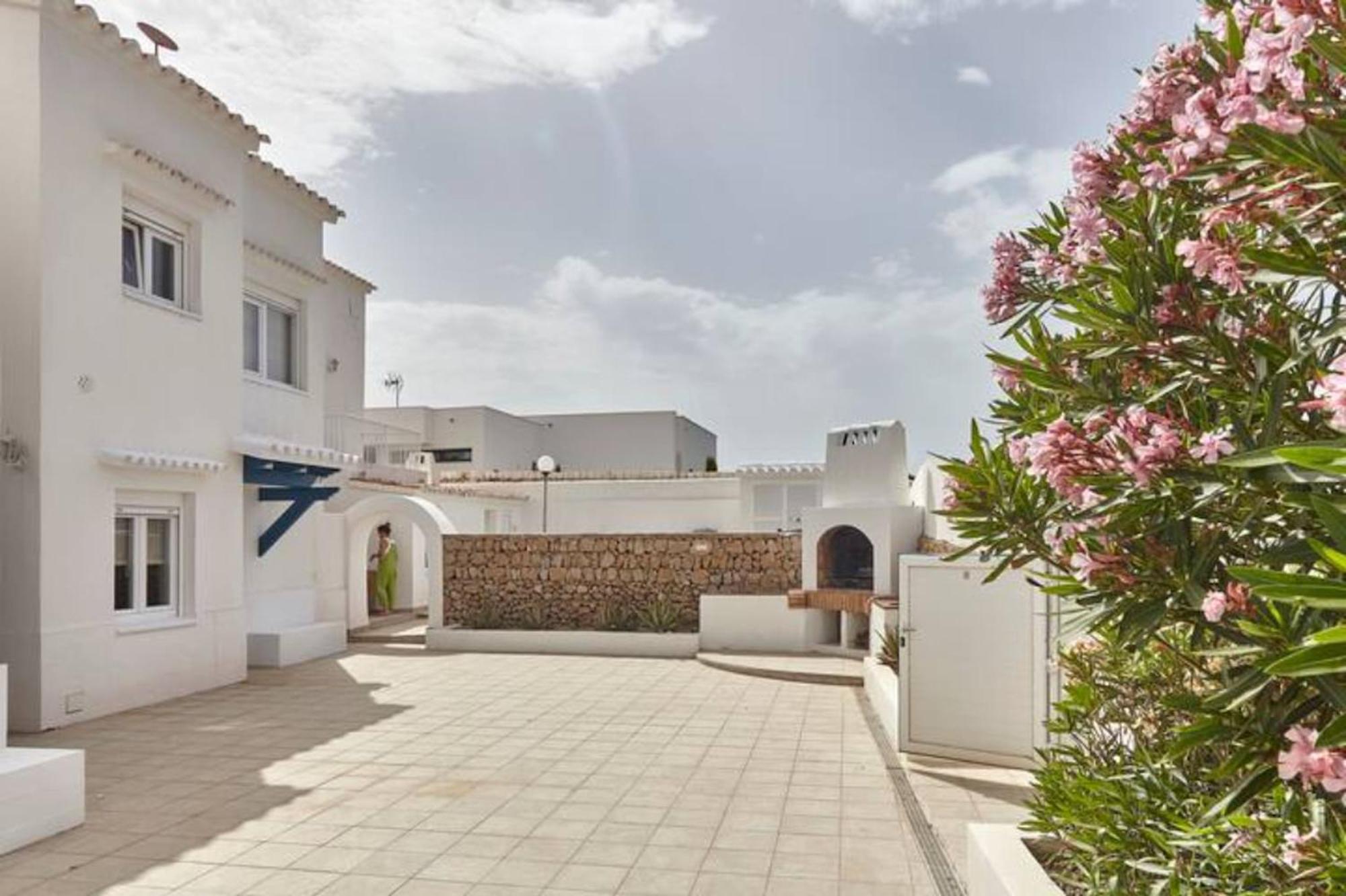 Arenal D'En Castell South Apartment Екстериор снимка